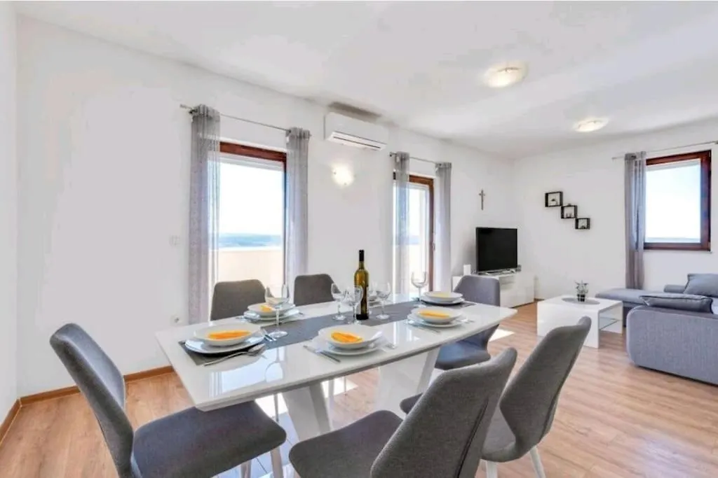 Holiday Home Luana Maslenica 0*,  Croatia