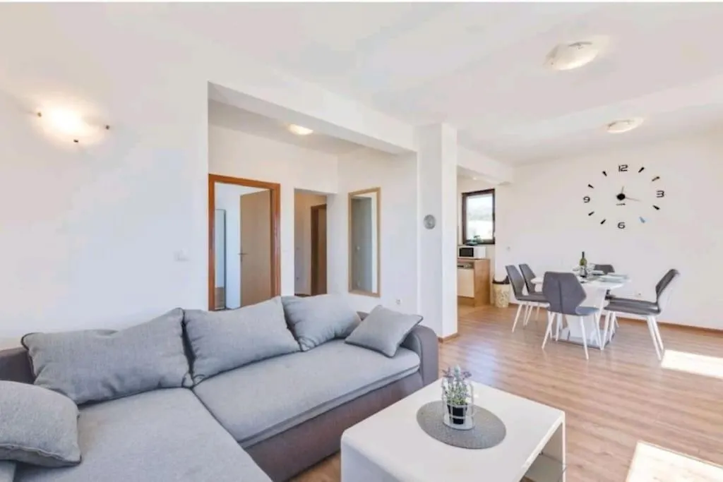 Holiday Home Luana Maslenica 0*,